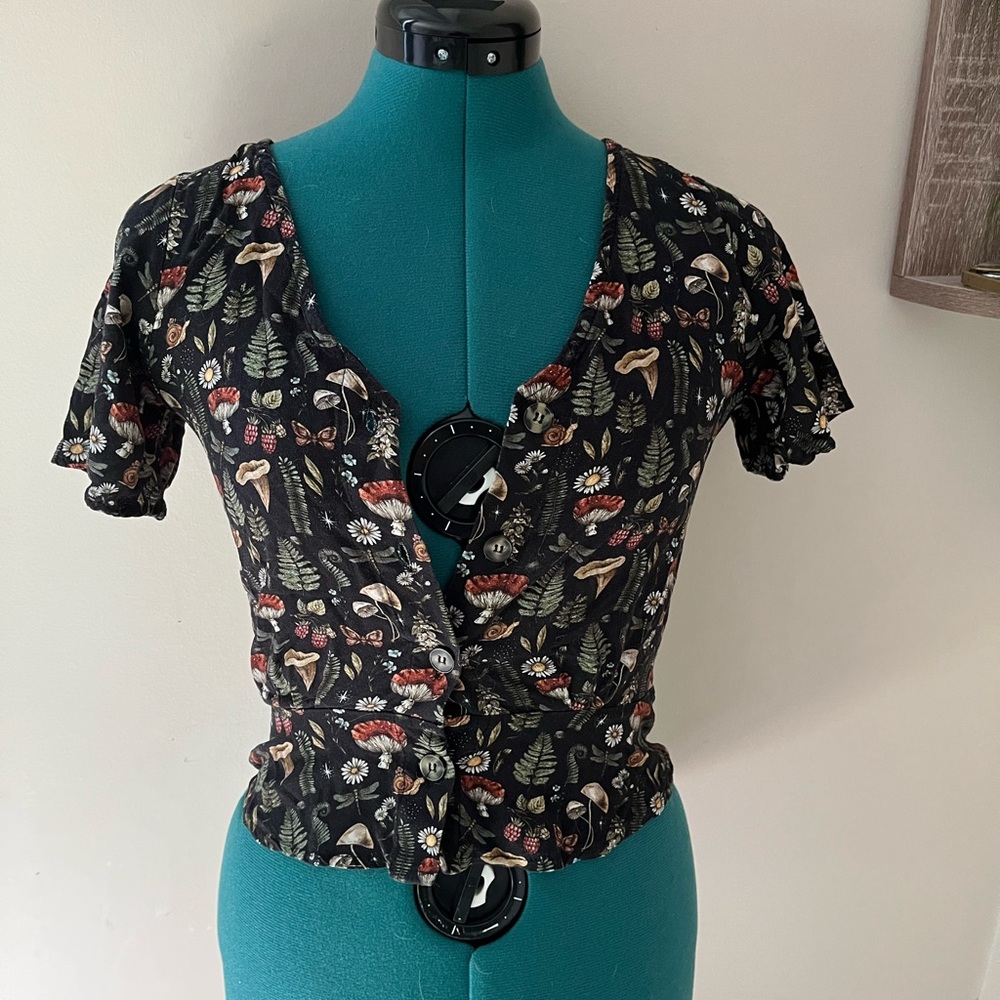 Disturbia mushroom top